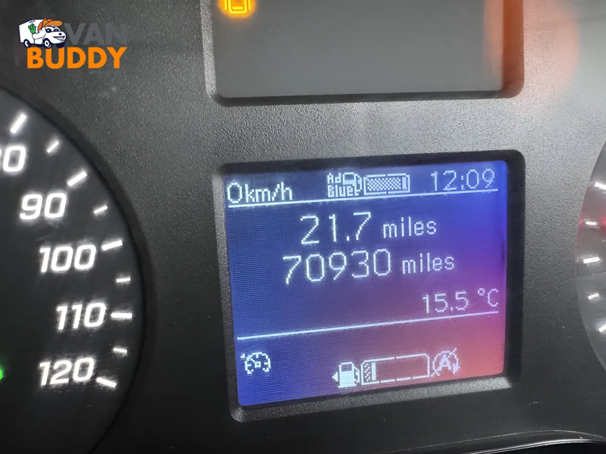 Mercedes-Benz Sprinter CurtainSider - Image 3