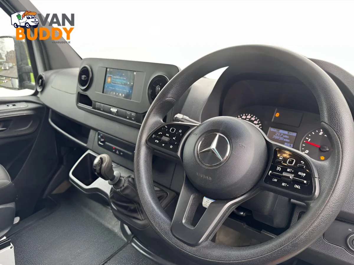 Mercedes-Benz Sprinter CurtainSider - Image 4