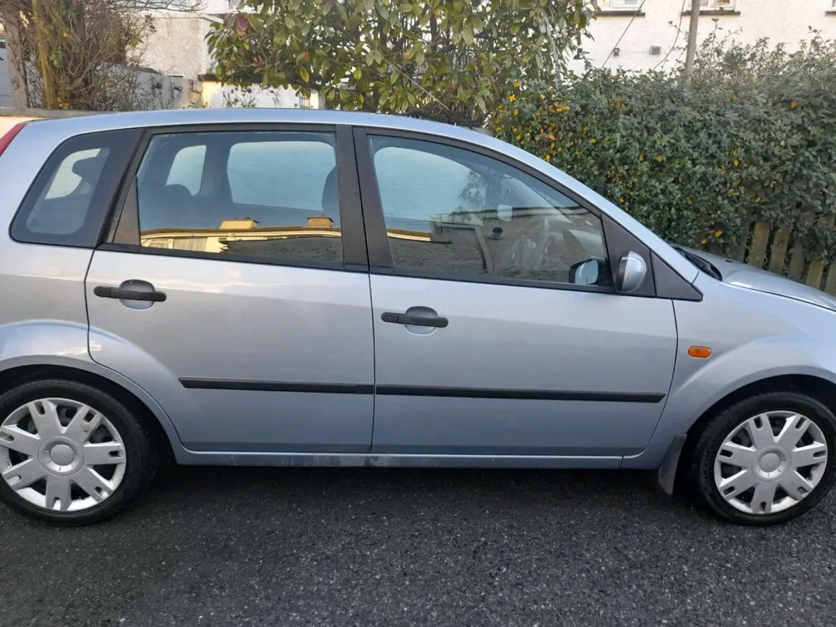 2005 Ford fiesta - Image 2