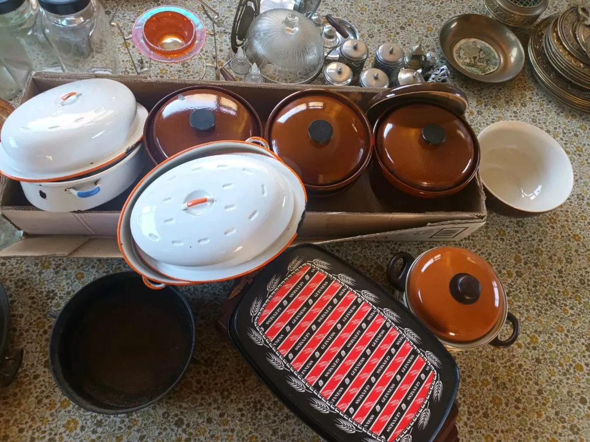 China, glasses, bottles, cast iron pots, brass pie - Image 4
