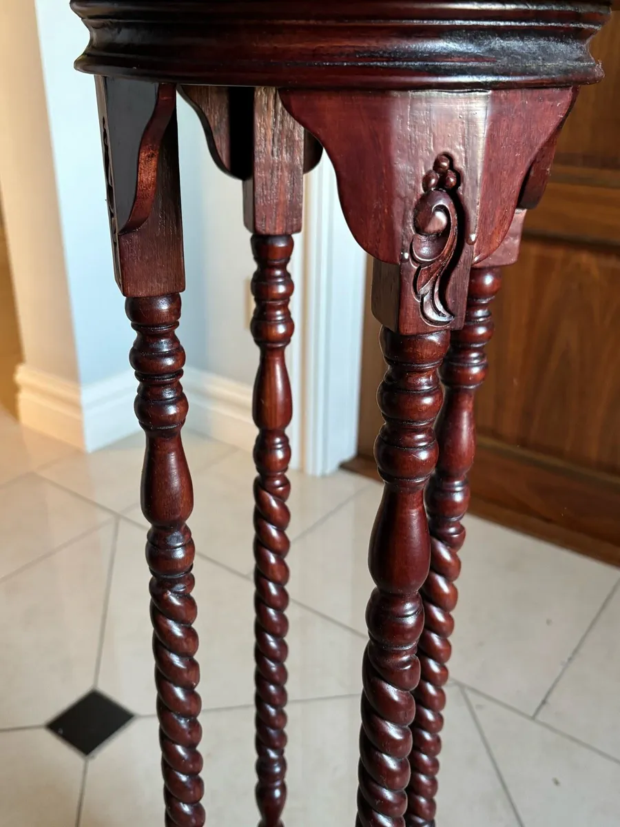 Vintage Pot Stand - Image 3