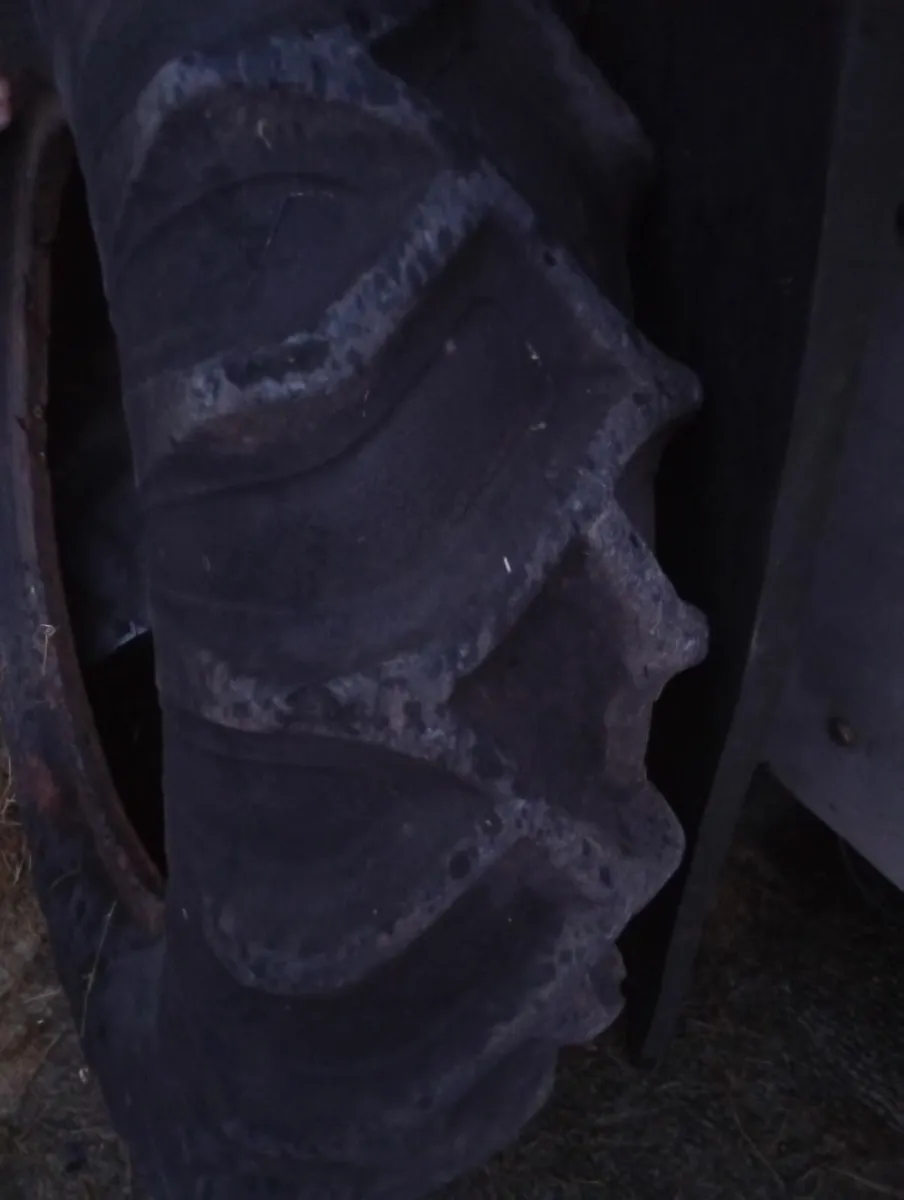 Tractor tyre - Image 2