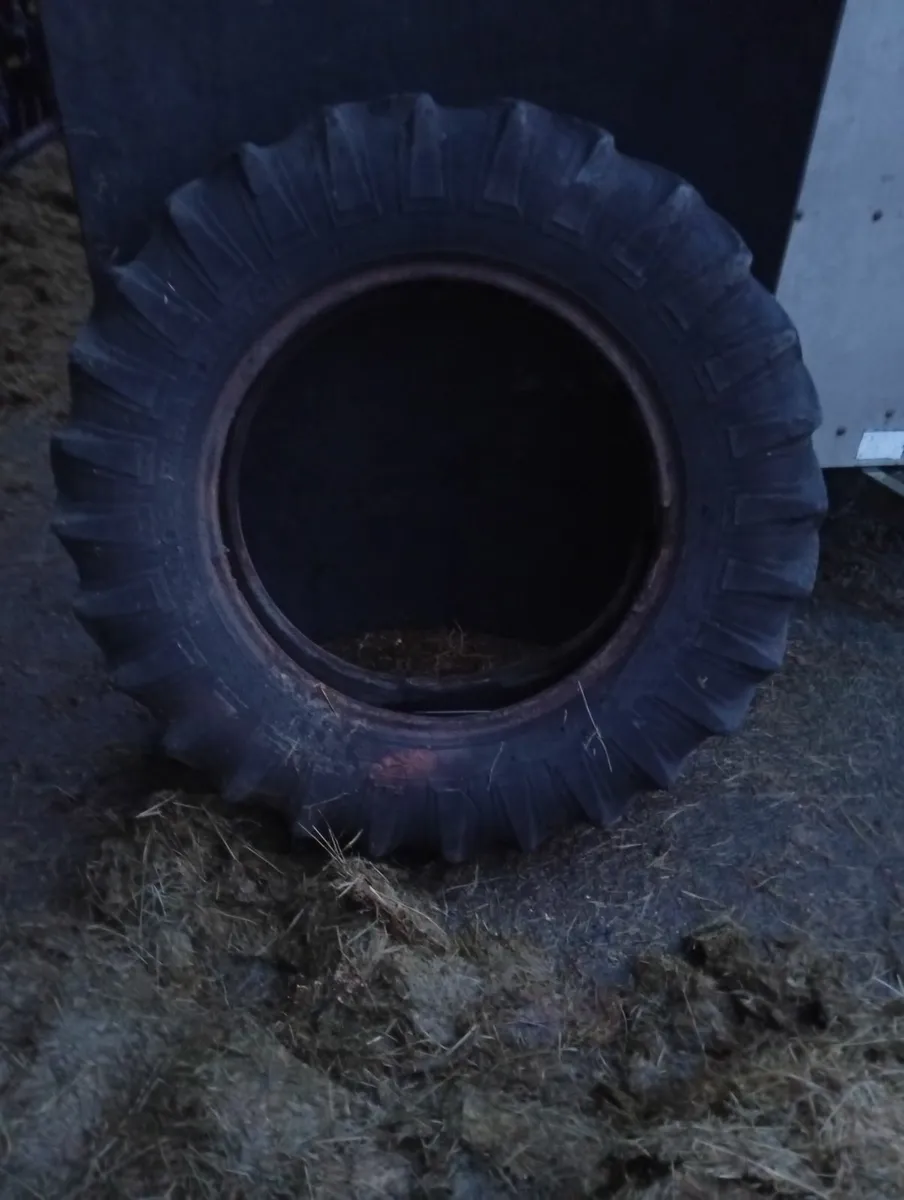 Tractor tyre - Image 1