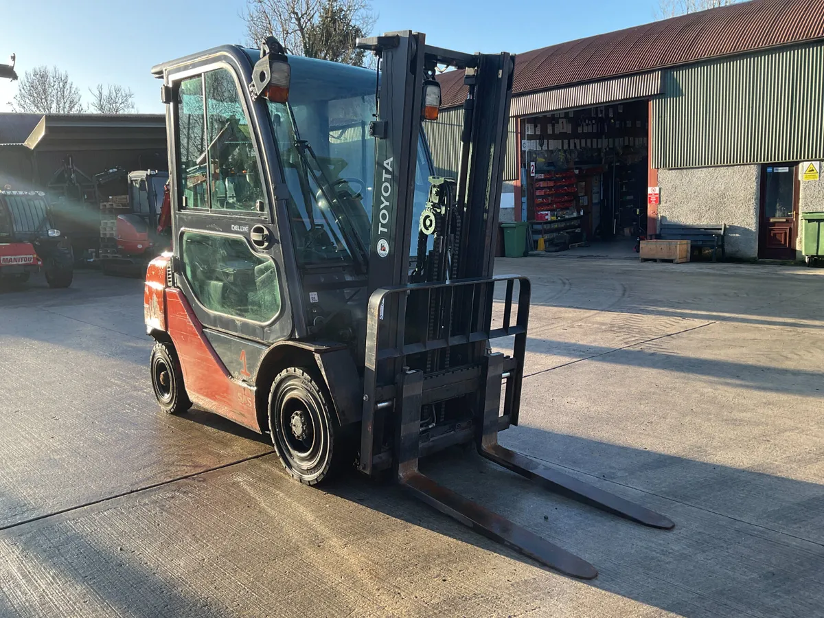 Toyota 06-8FDF25 Counterbalance Forklift - Image 4