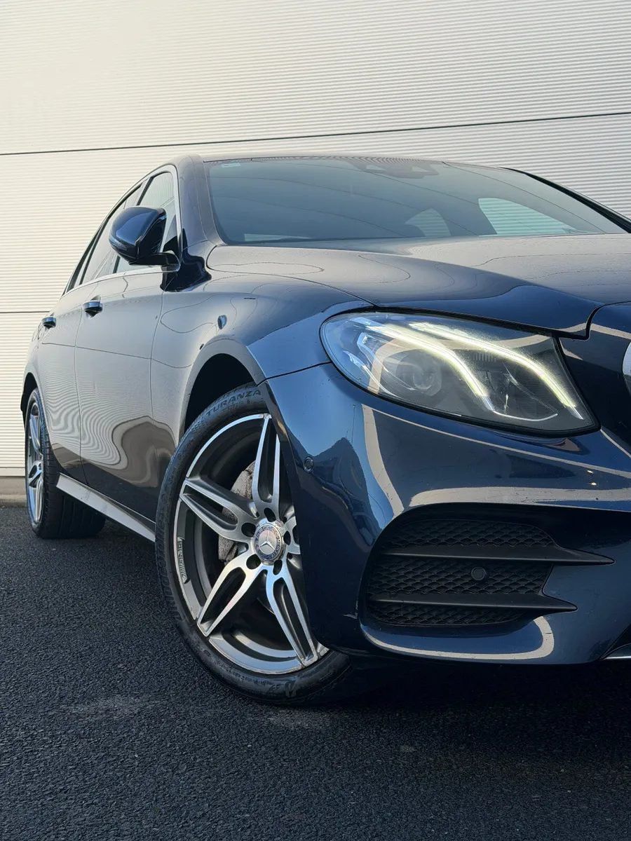 Mercedes-Benz E220d AMG *Widescreen *10k+ Extras - Image 3
