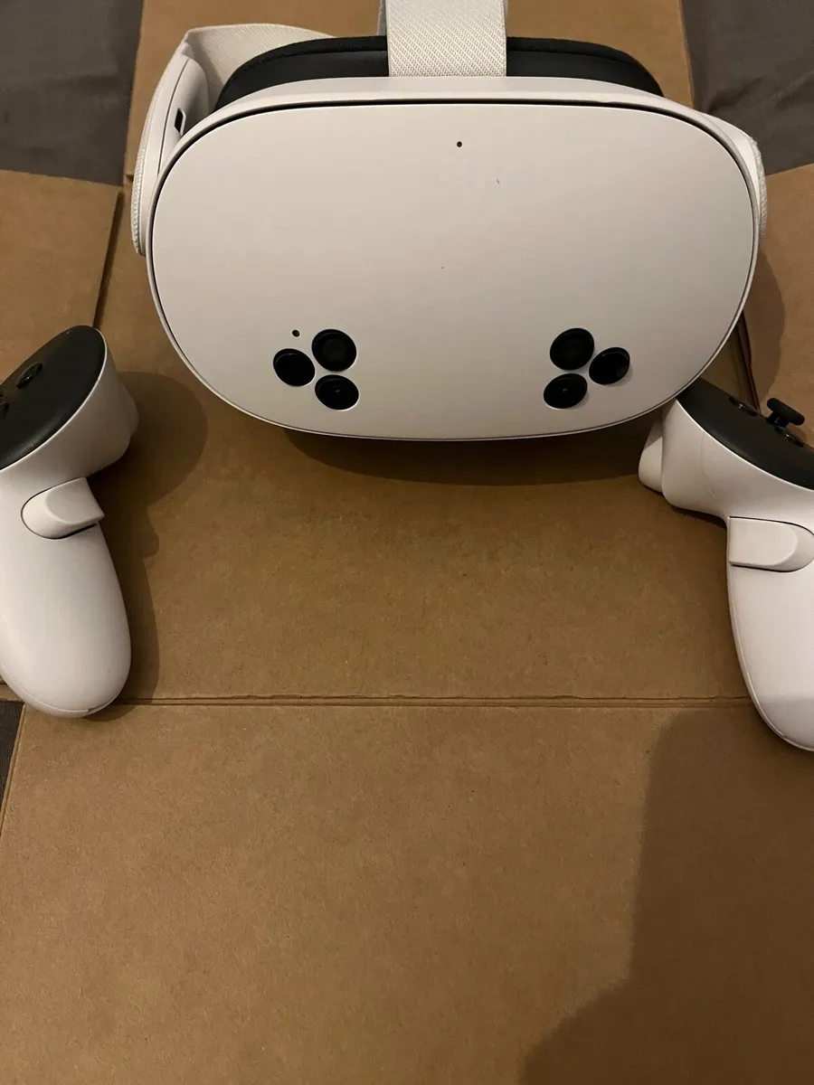Meta Quest 3S Vr headset - Image 3
