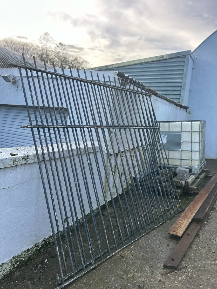 Fencing panels - Image 3