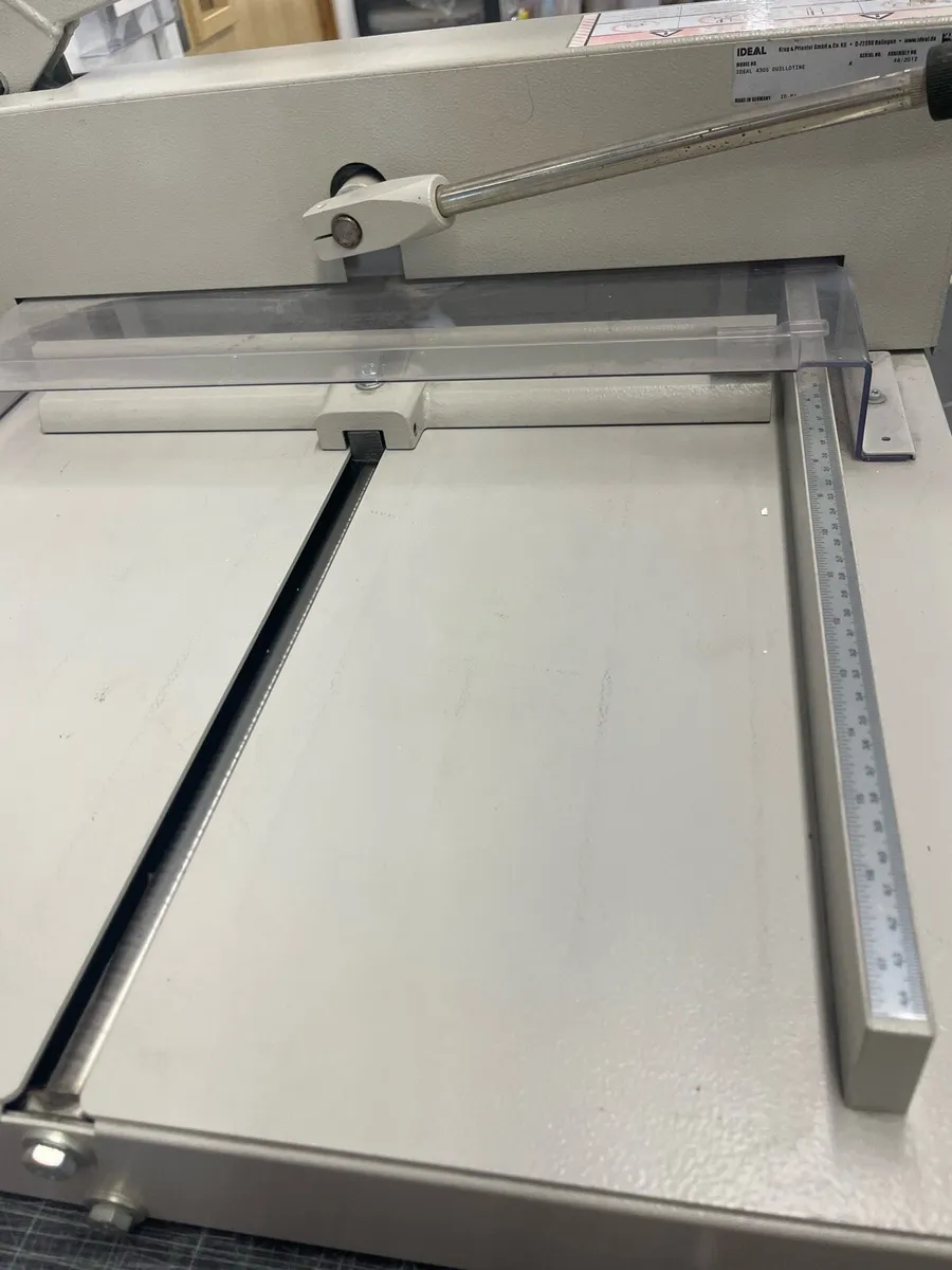Ideal 4305 paper guillotine - Image 3