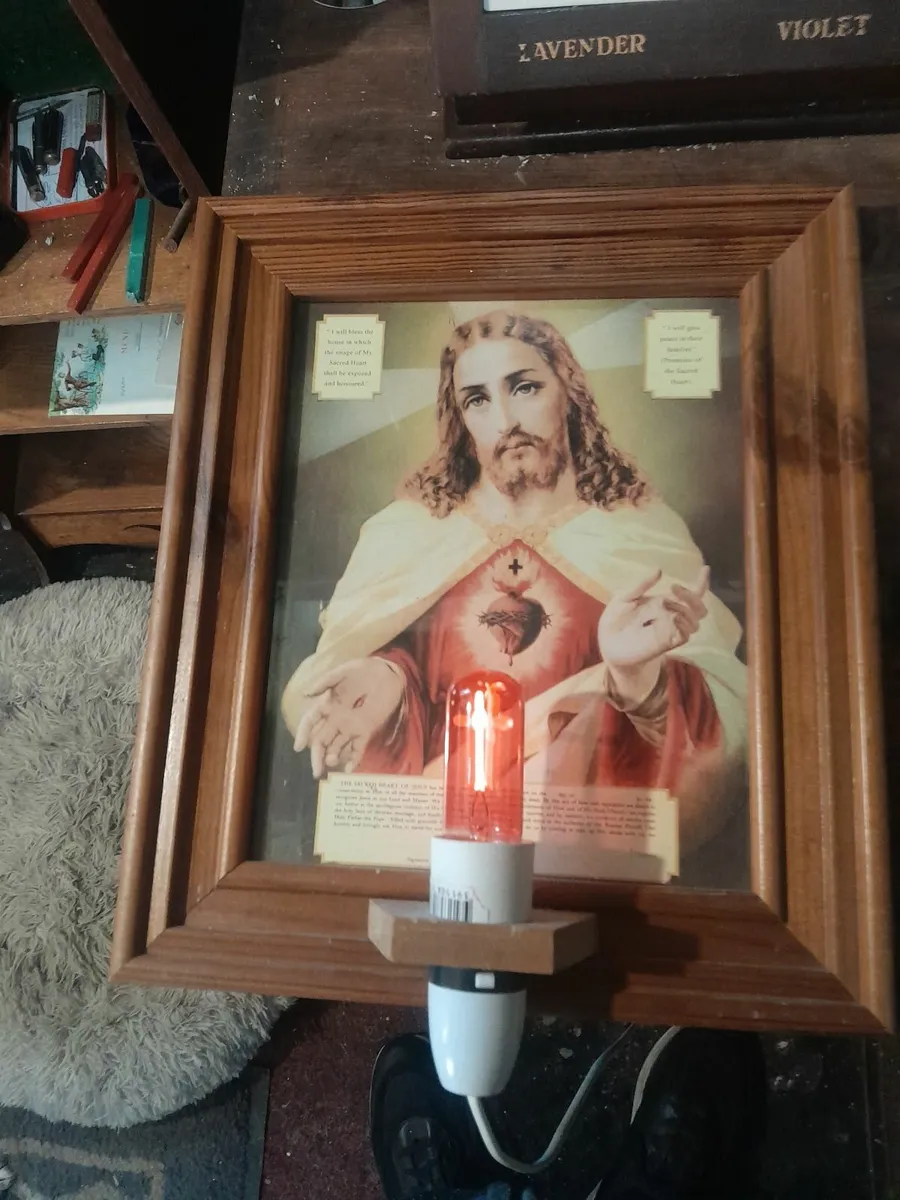 Sacred heart  alter  lamp - Image 1