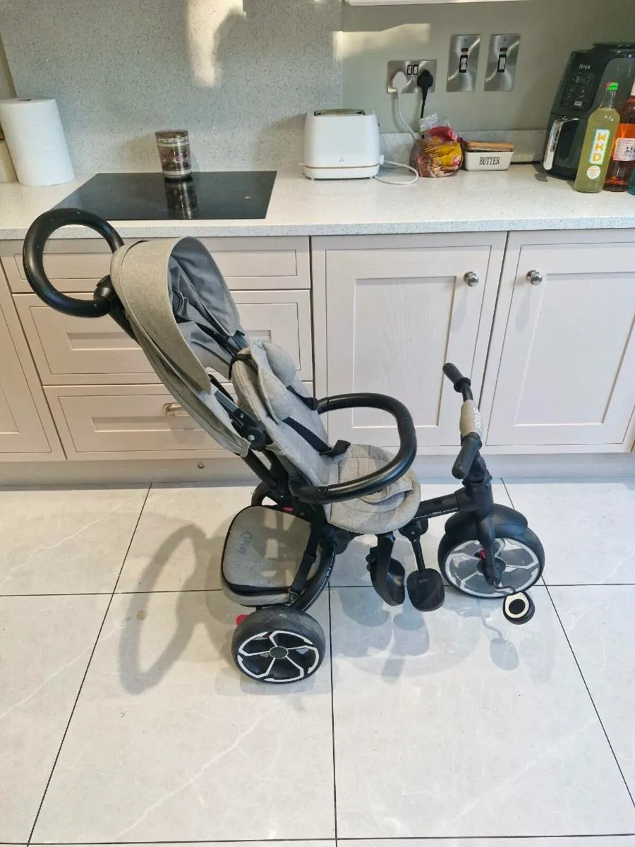 Kids tricycle - Image 1