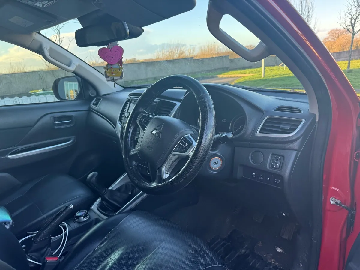 Mitsubishi l 200  2020 - Image 2