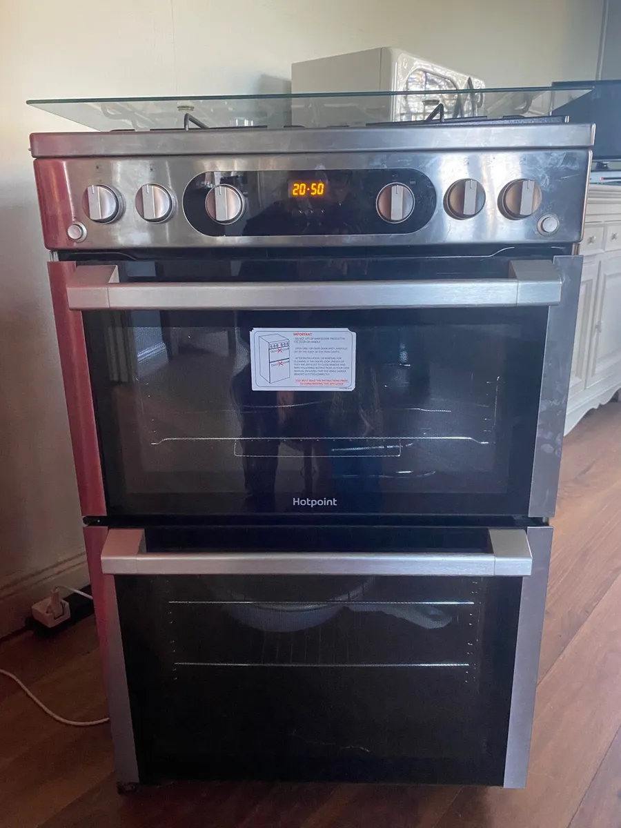 Hotpoint gas cooker - Image 1