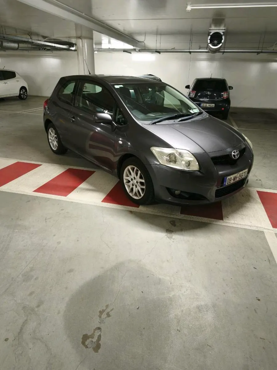 Toyota auris automatic - Image 1