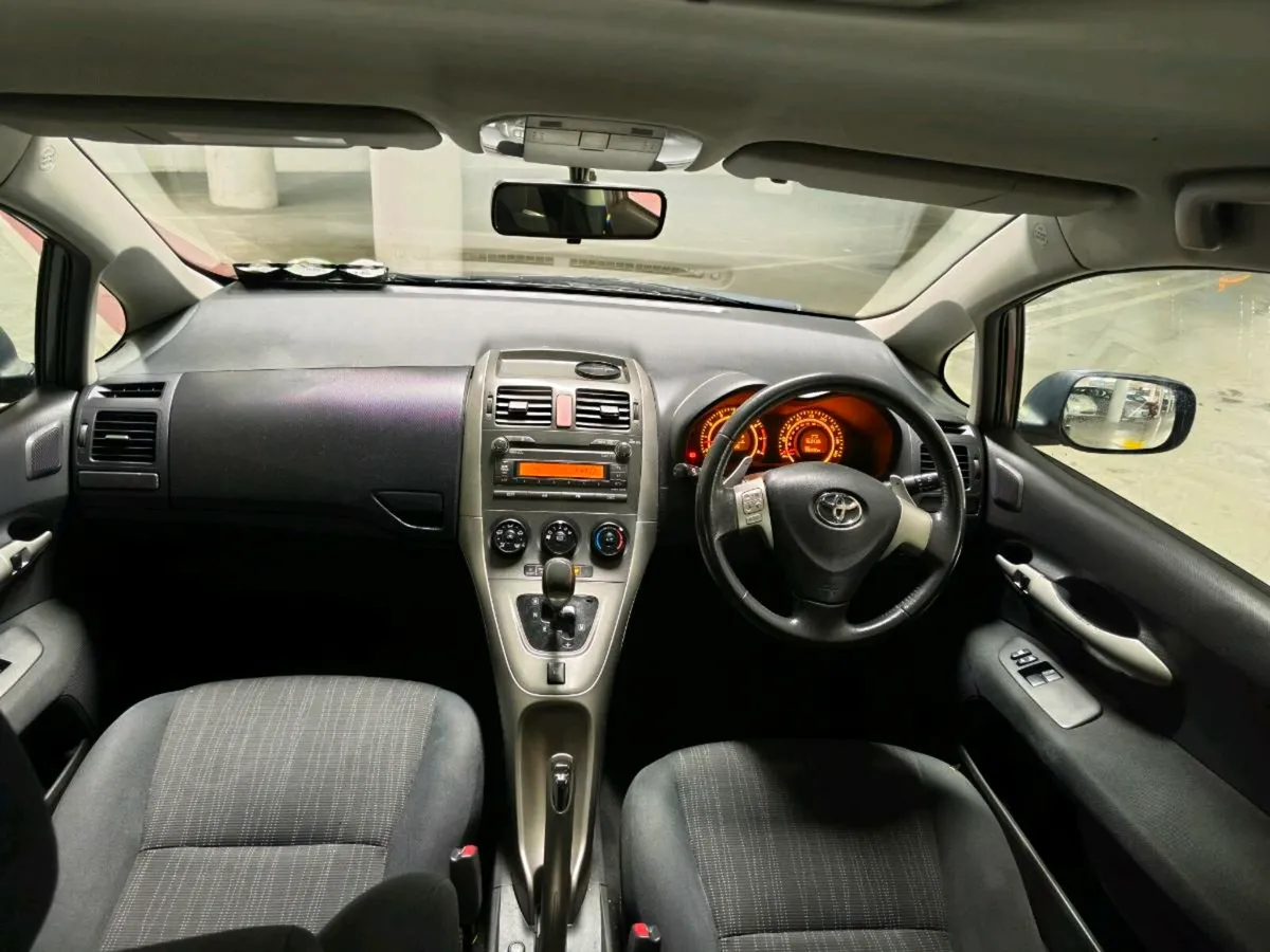 Toyota auris automatic - Image 3