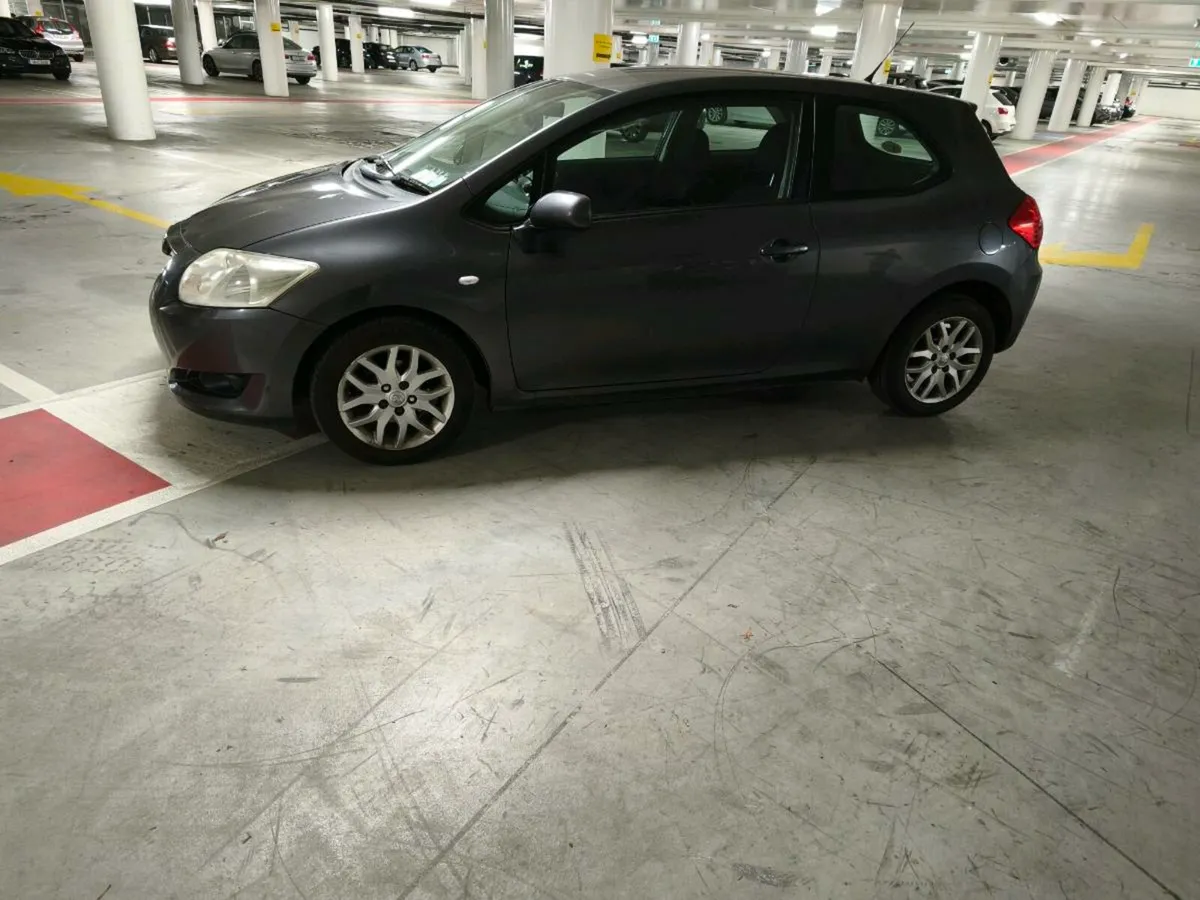 Toyota auris automatic - Image 4