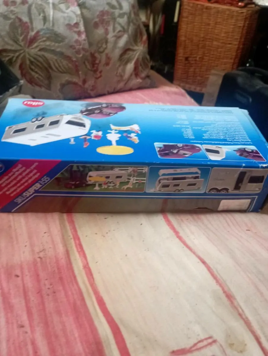 SIKU  PKW  MIT WOHNWAGEN CAR +CAR&CARAVAN. MODLES - Image 2