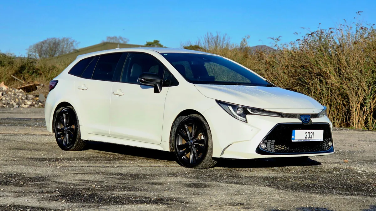 Toyota Corolla Touring Hybrid - Image 1