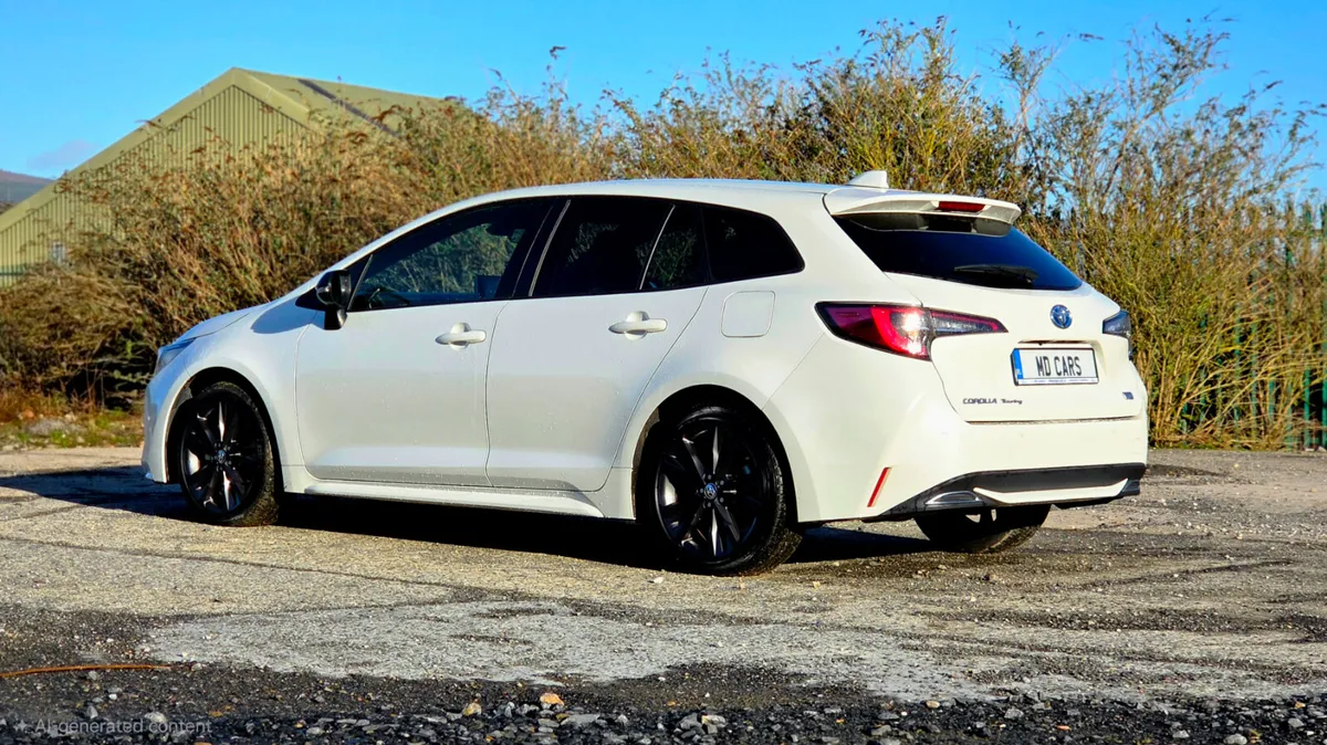 Toyota Corolla Touring Hybrid - Image 4