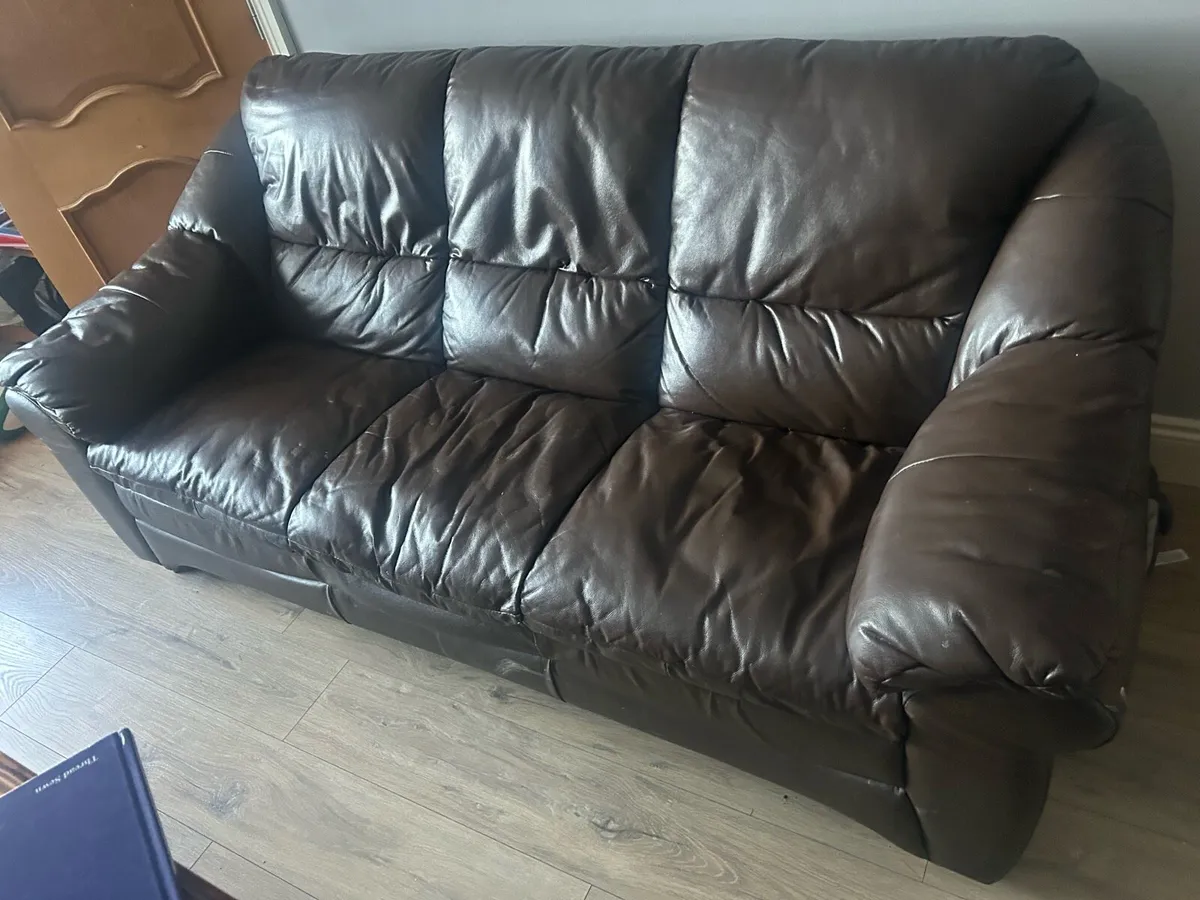 3 seater leather couch - Image 2