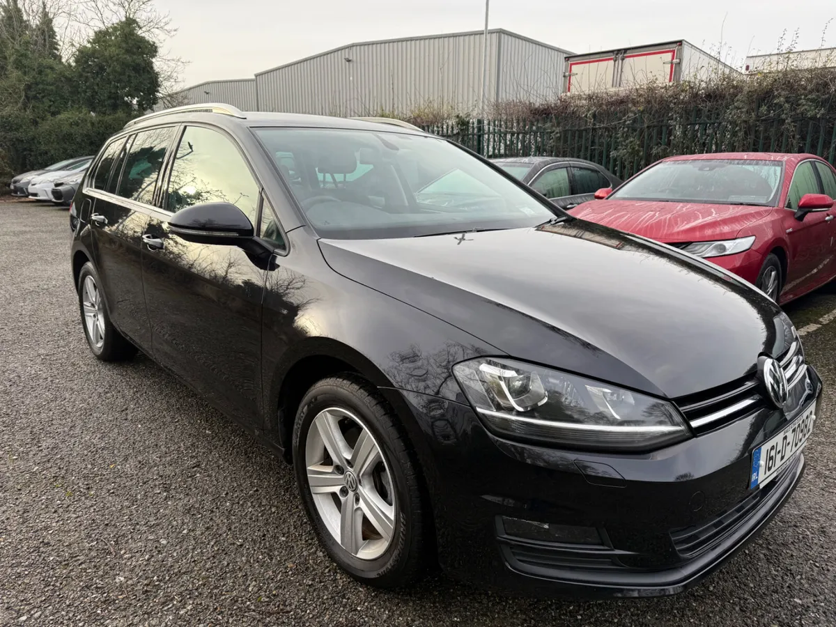 Golf 16 55.000km heated seats!!! - Image 1