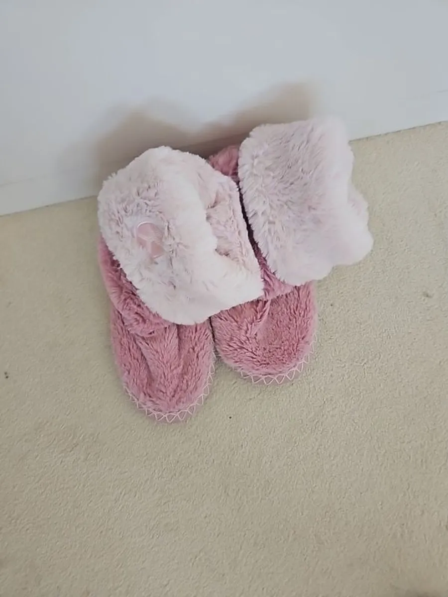 house slippers - Image 2