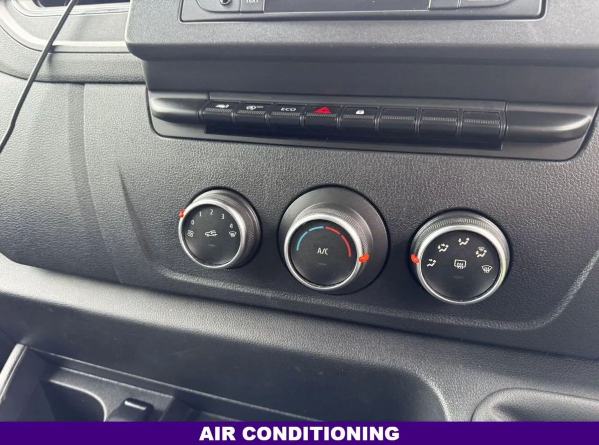 Nissan NV400 2.3 dCi 3.5t LWB Curtainsider - Image 4