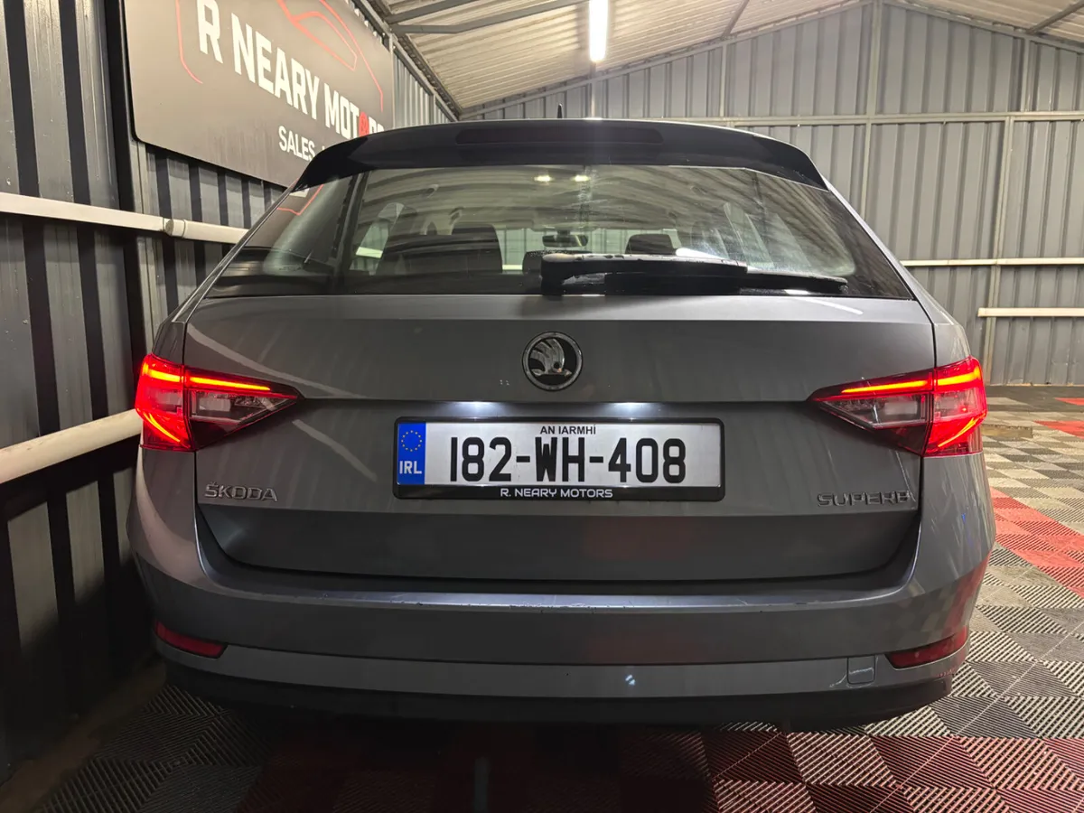 2018 182 Skoda Superb 1.6 TDI  Estate  DSG - Image 2