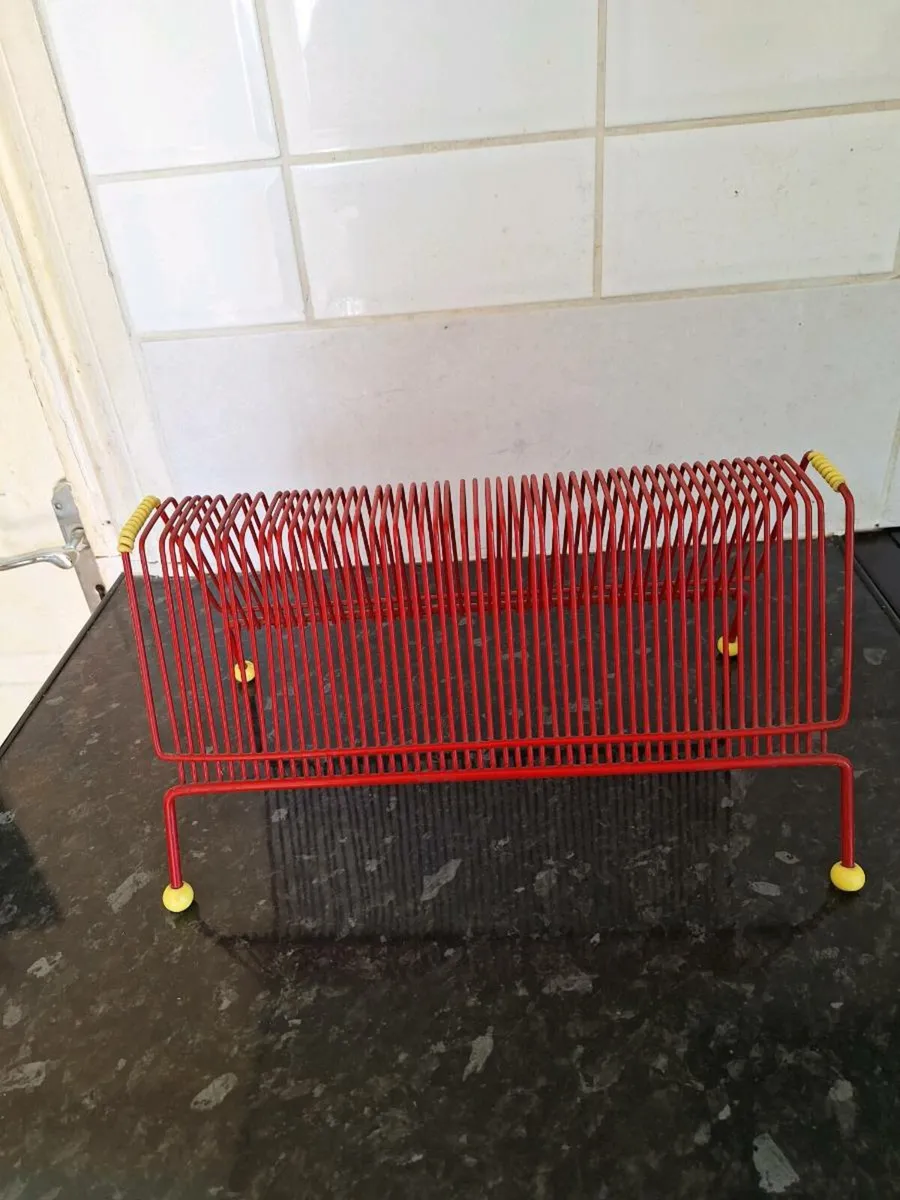 Retro vinyl record stand - Image 1