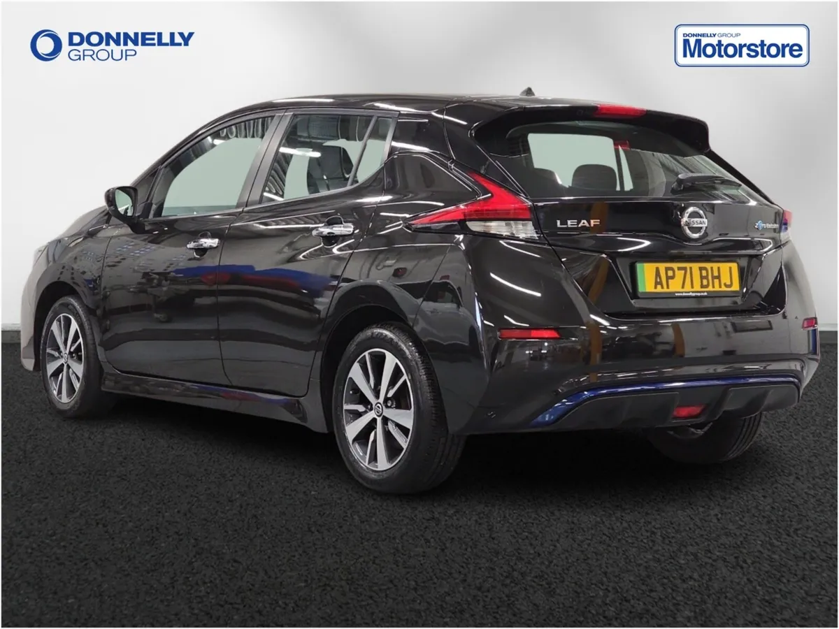 Nissan LEAF Hatchback Acenta - Image 2