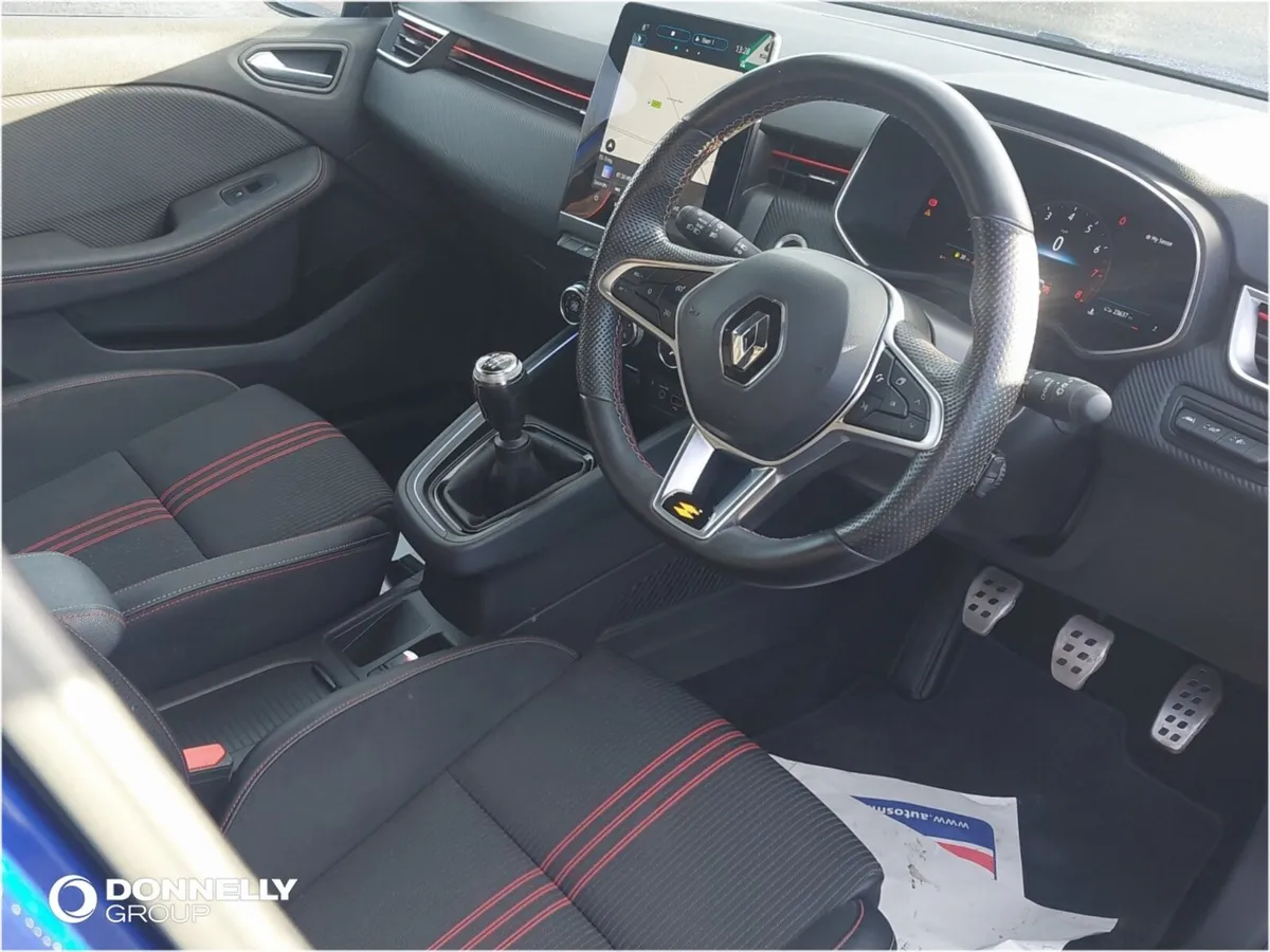 Renault Clio Hatchback RS Line - Image 4