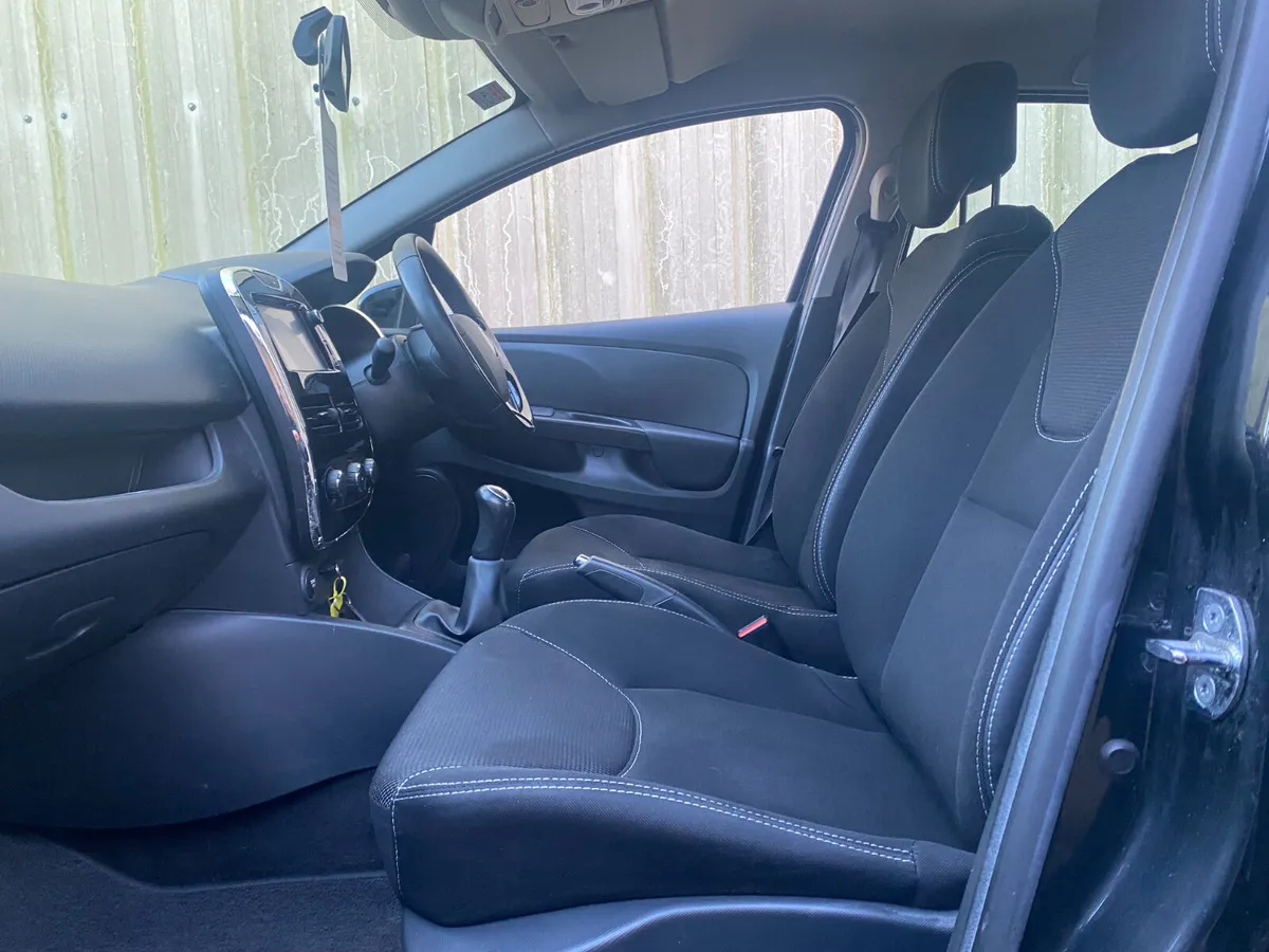 Renault Clio 2015//SAT NAV///FINANCE AVAILABLE - Image 4