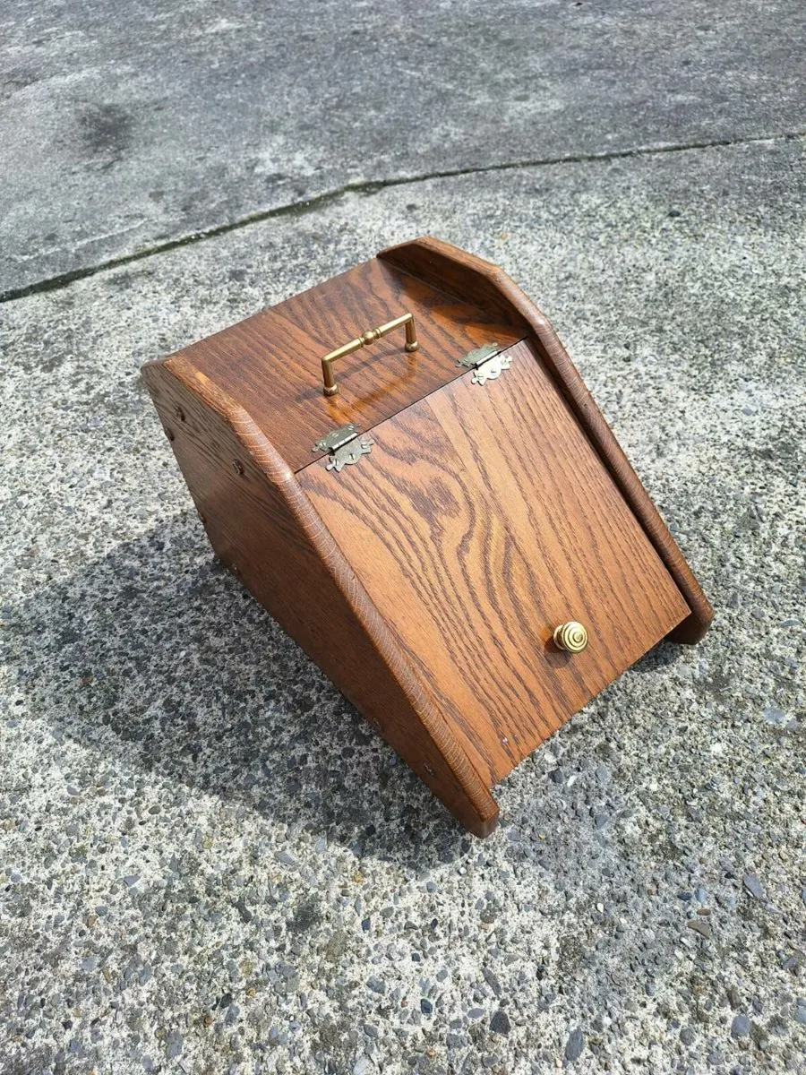 Heavy vintage coal scuttle - Image 1