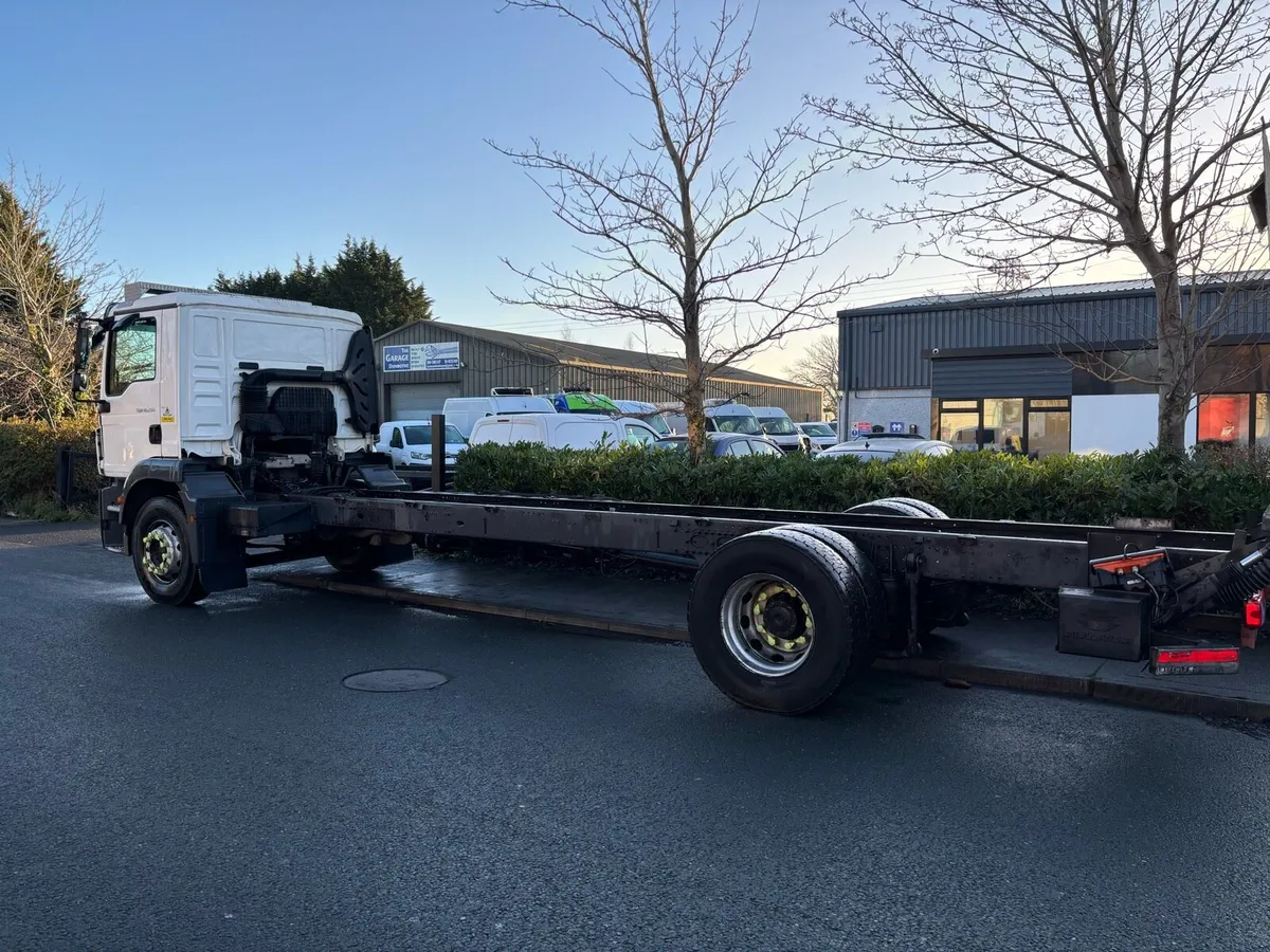 MAN TGM 18-250 chassis cab 2015 - Image 4