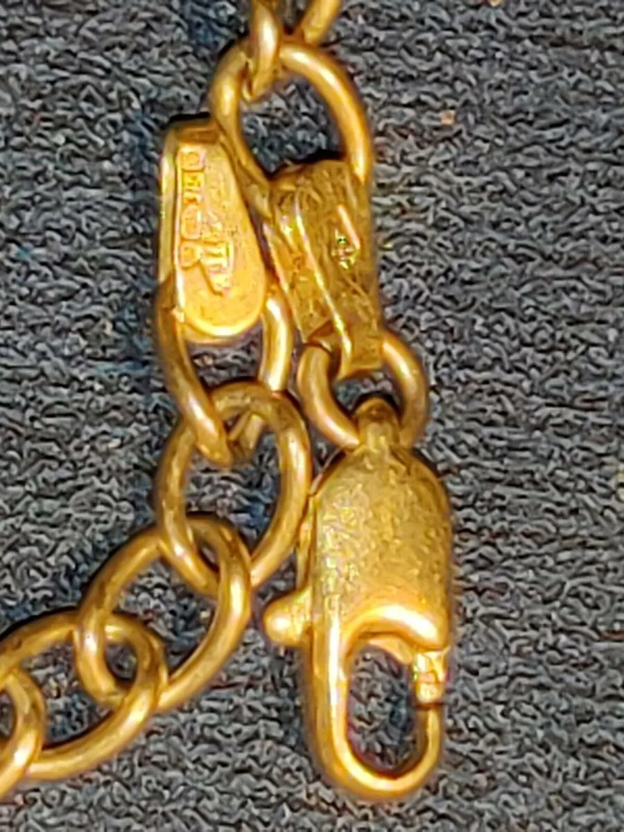 CHUNKY LUCKY CHARM, 9CT Gold 7.47g 8"Bracelet ! - Image 3