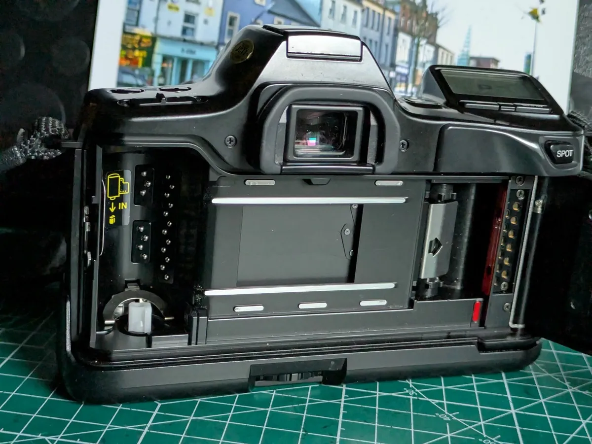 Minolta Dynax 7000i  bundle - Image 3