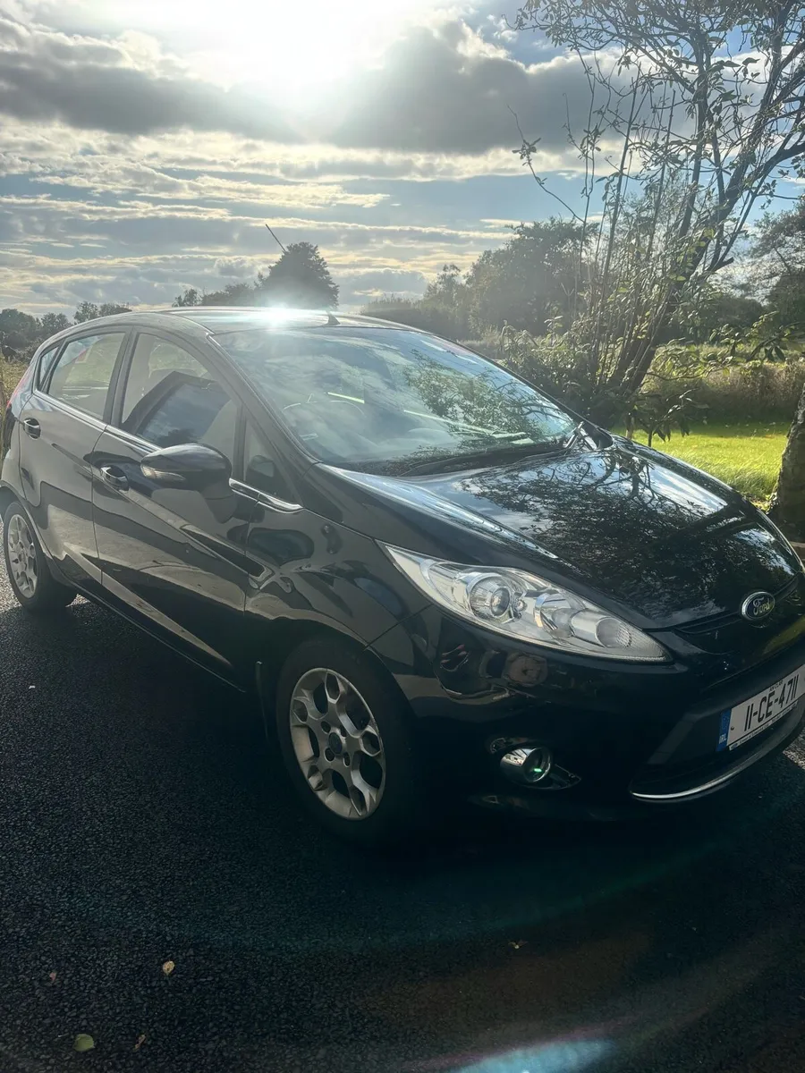 2011 Ford Fiesta - Image 1