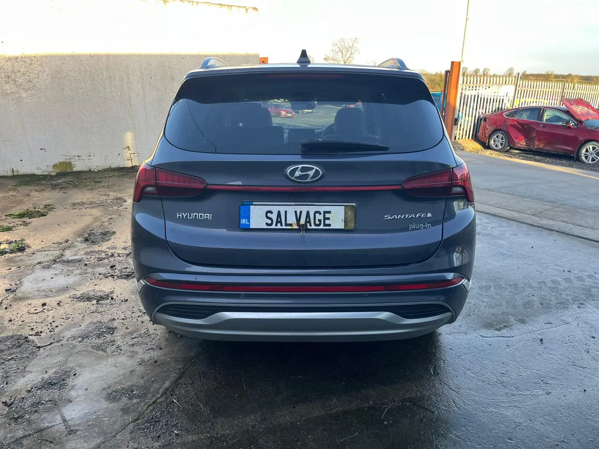 2022 Hyundai Sante Fe - Image 4