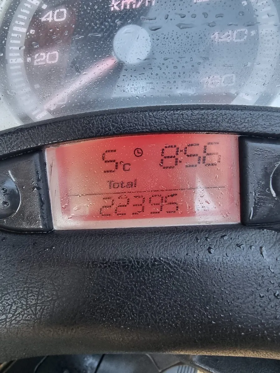 2009 yp125 Xmax - Image 3