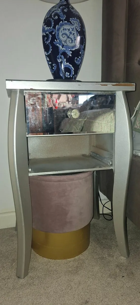 2 bedside tables - Image 2