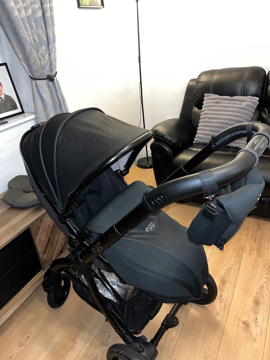 Egg2 Travel system - Image 1