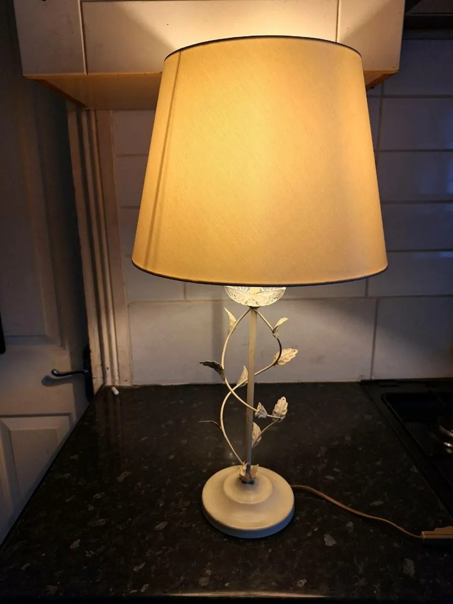 Lovely cream metal table lamp - Image 2