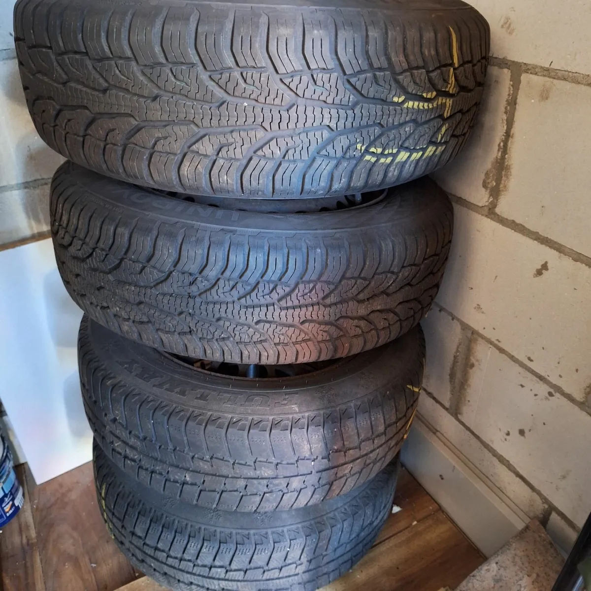 Winter tyres Steel wheels Storage stand - Image 1