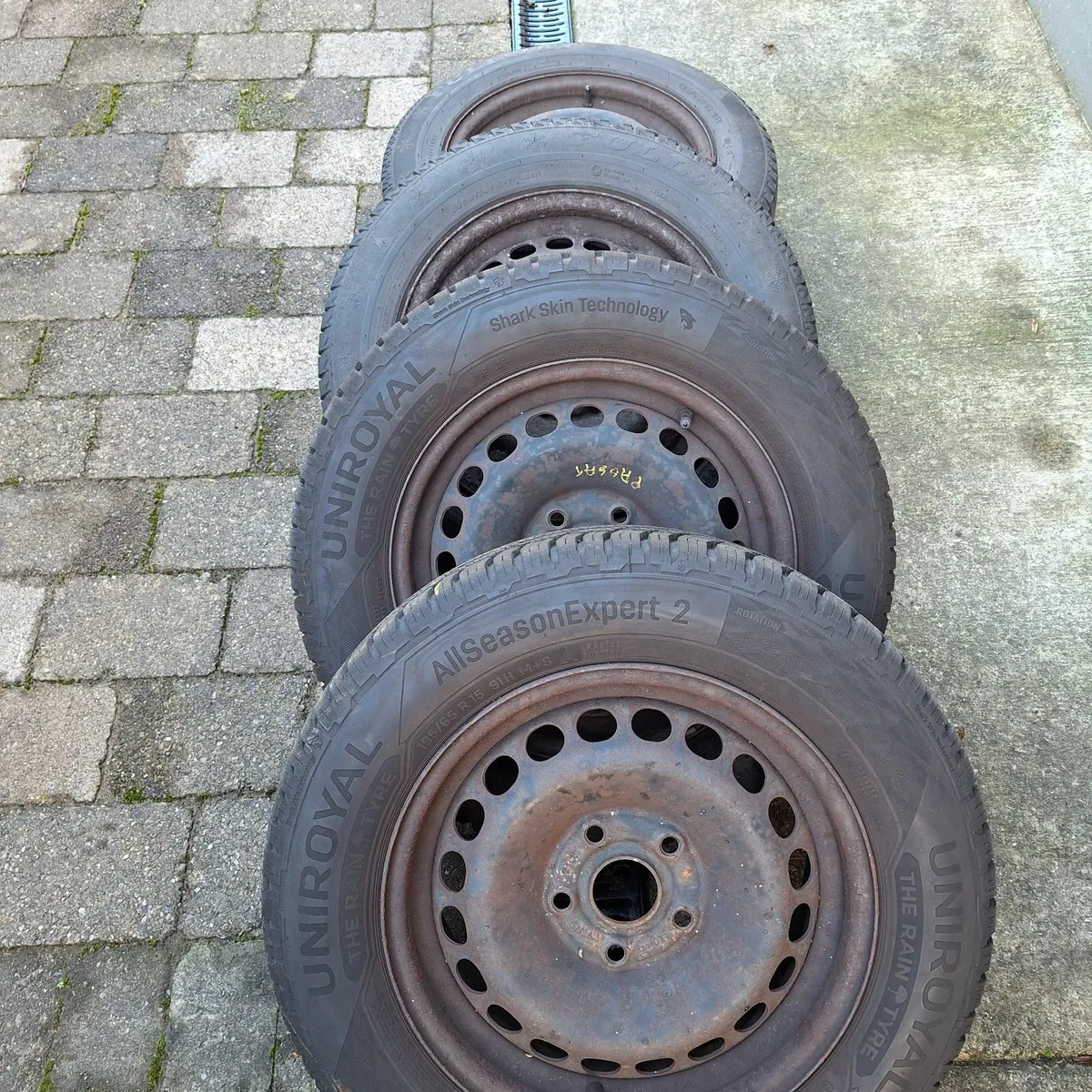 Winter tyres Steel wheels Storage stand - Image 3