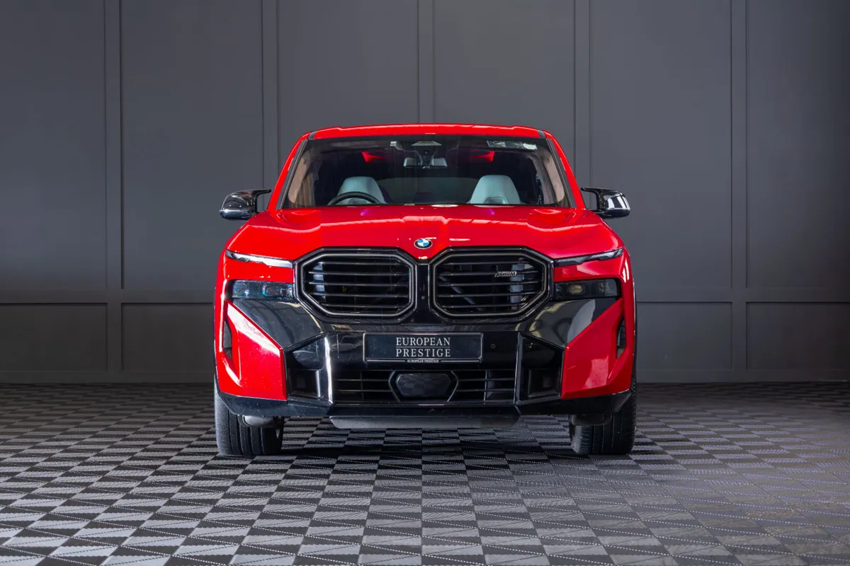 242 BMW XM 50e - Image 2