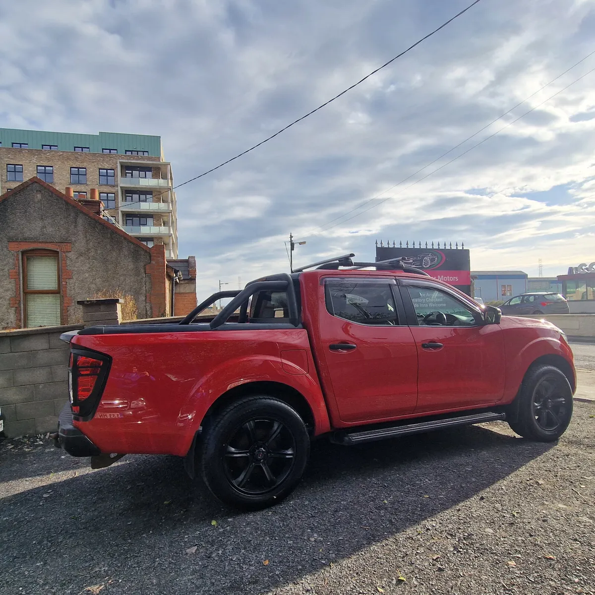 Nissan Navara 2017 Automatic 4x4 - Image 4