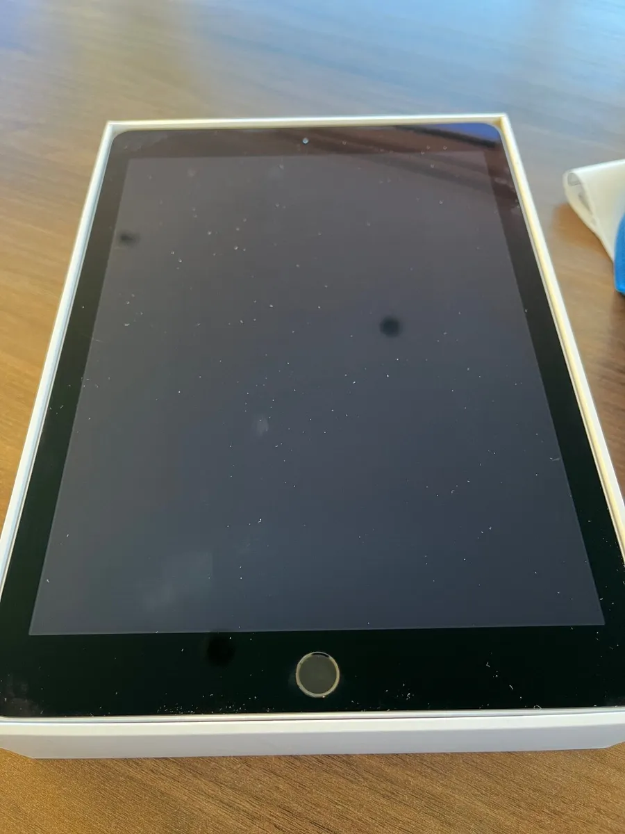 iPad Air 2 - Image 1