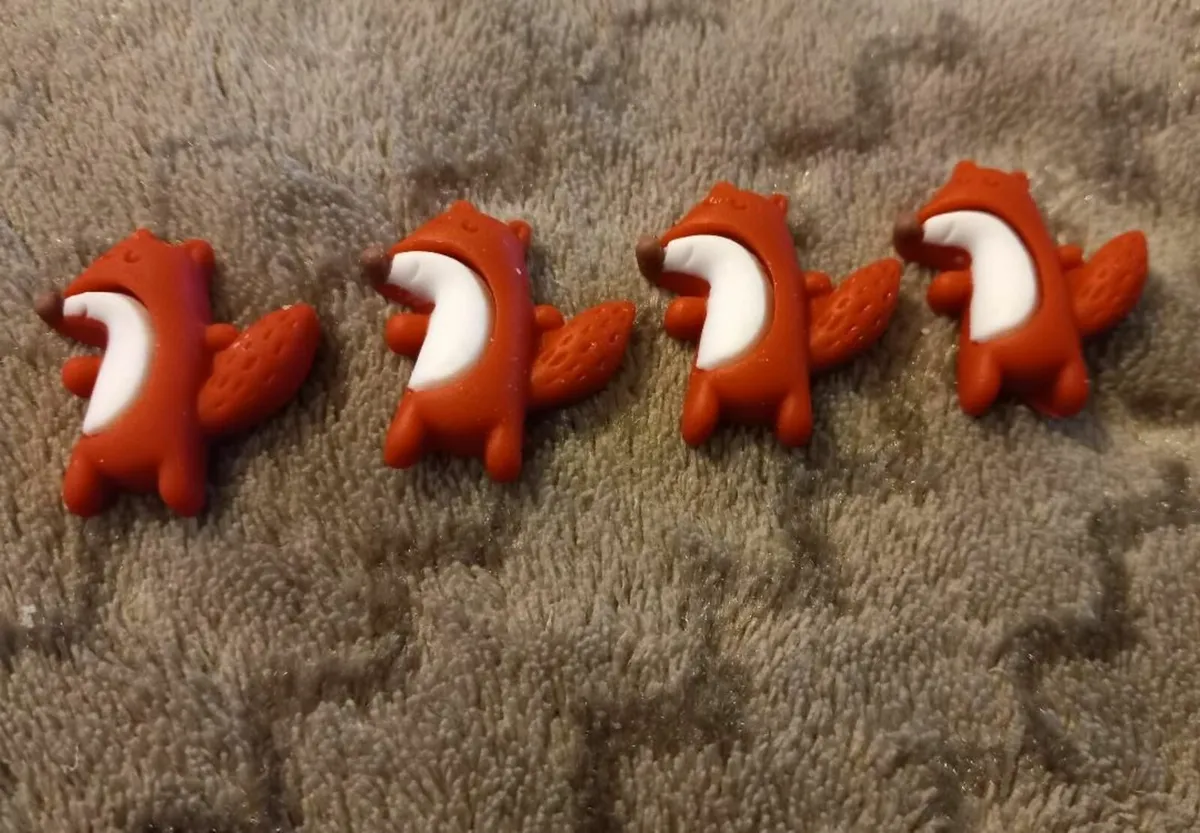 Dancing fox buttons Set of 4 - Image 1
