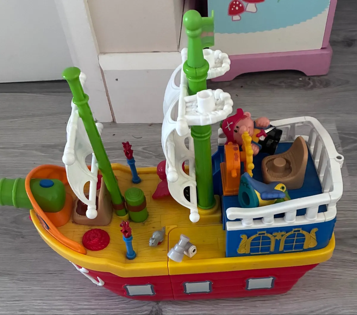 Toy pirate ship