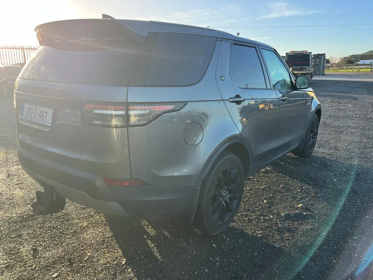 2017 Land Rover Discovery - Image 3