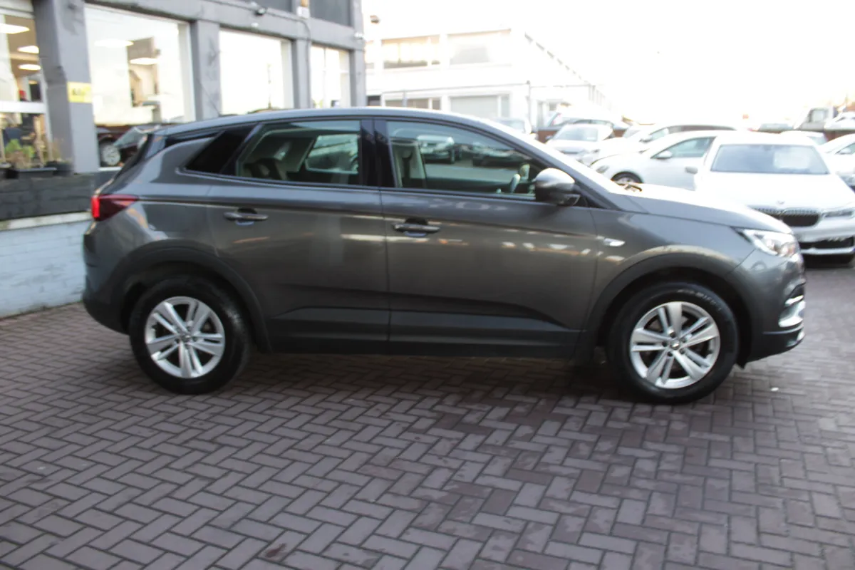 1.6 CDTI SE EDITION 120BHP 5DR SUV  // GREAT VALUE - Image 3